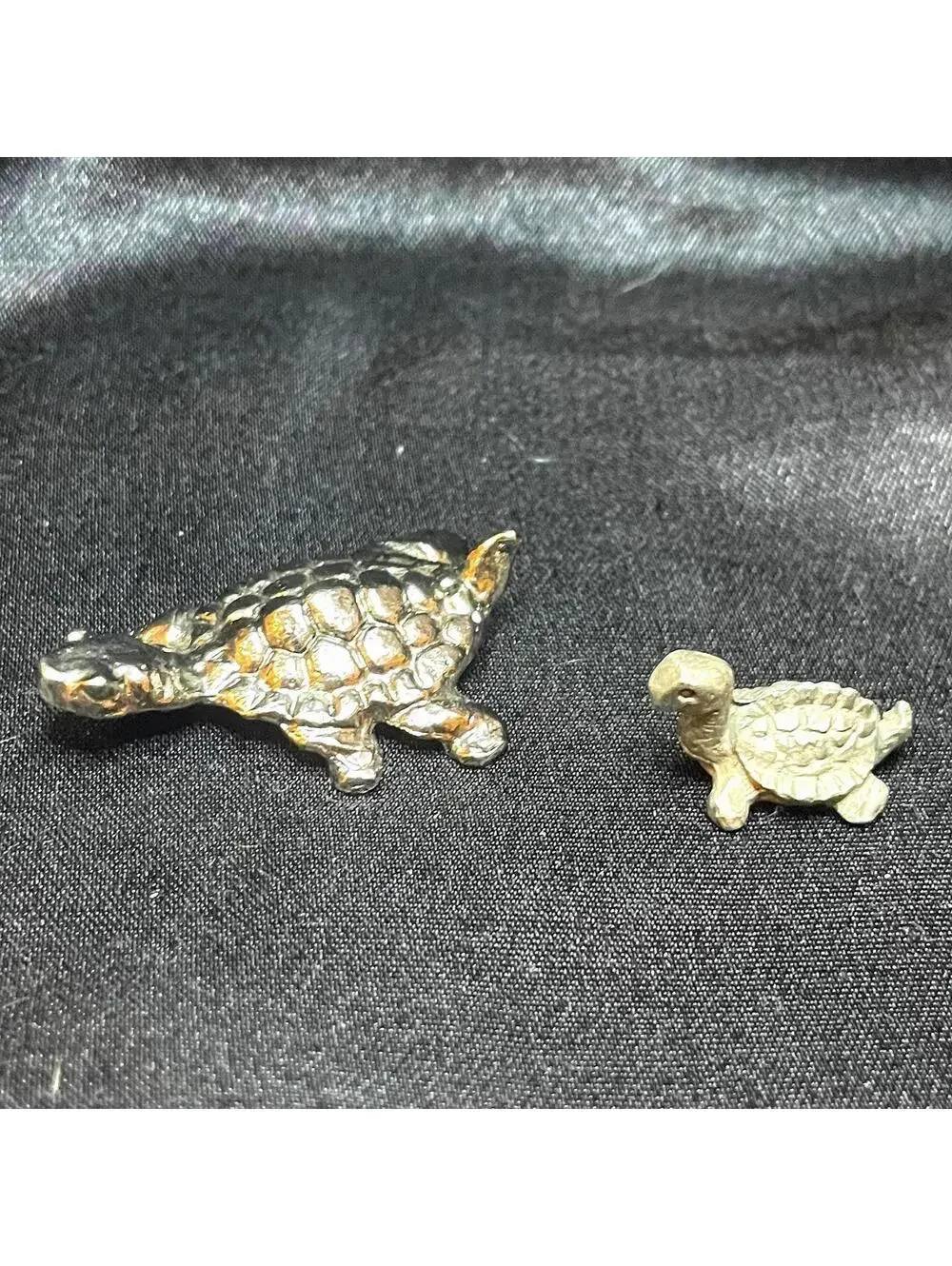 Pewter turtle pair